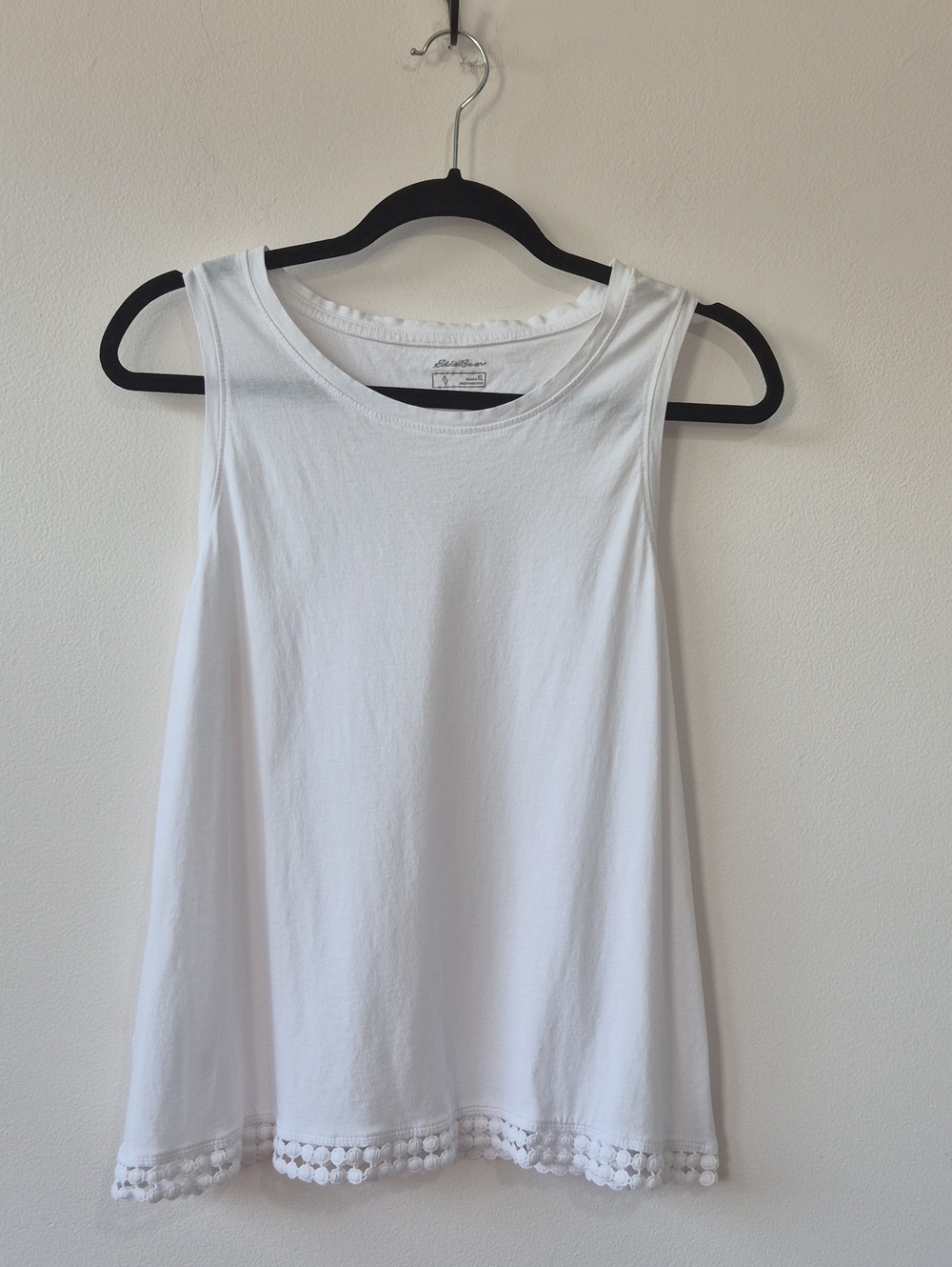 EDDIE BAUER WOMEN'S SLEEVELESS TANK TOP CROCHET LACE HEM